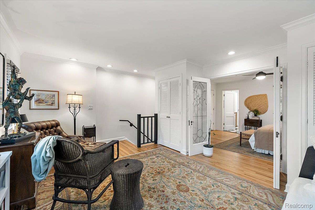 1077 N Old Woodward Avenue