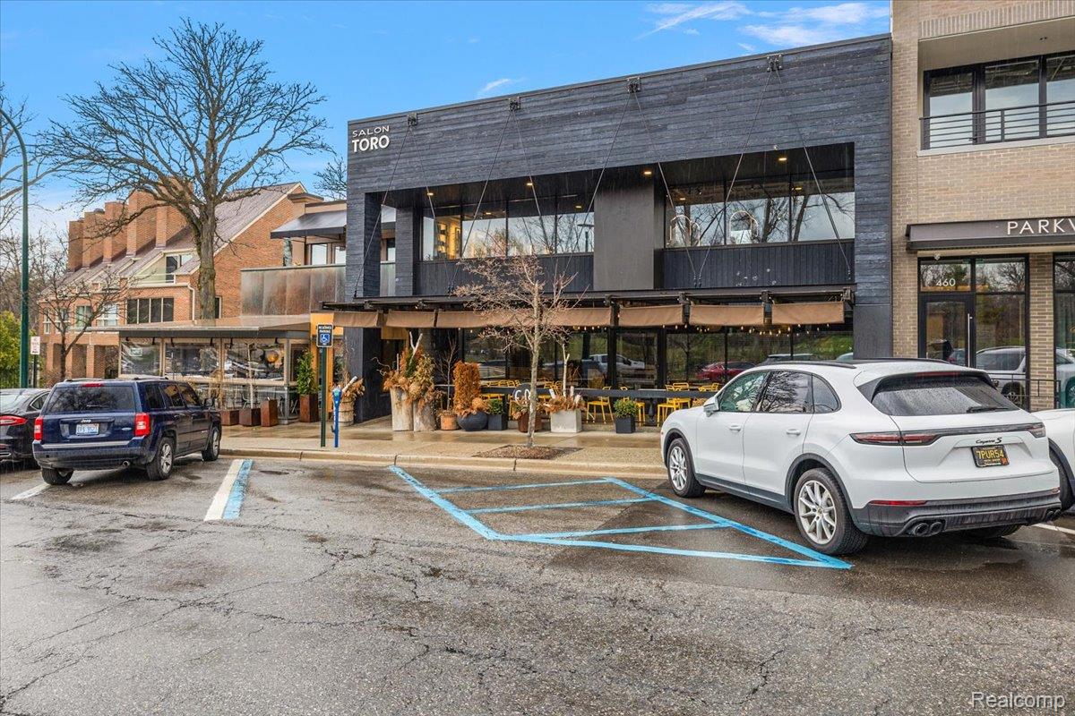 1077 N Old Woodward Avenue