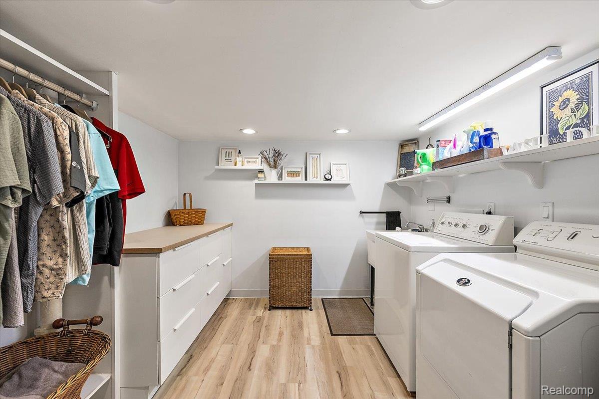 1077 N Old Woodward Avenue