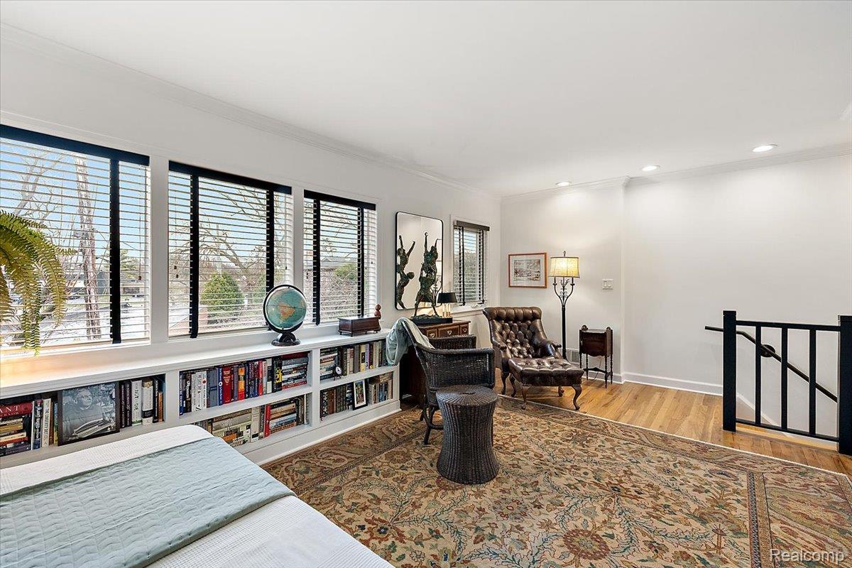 1077 N Old Woodward Avenue