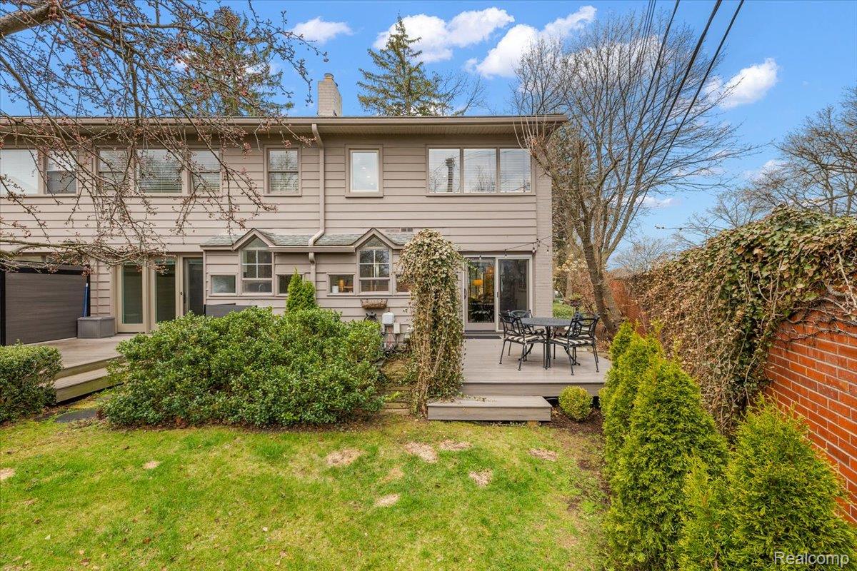 1077 N Old Woodward Avenue