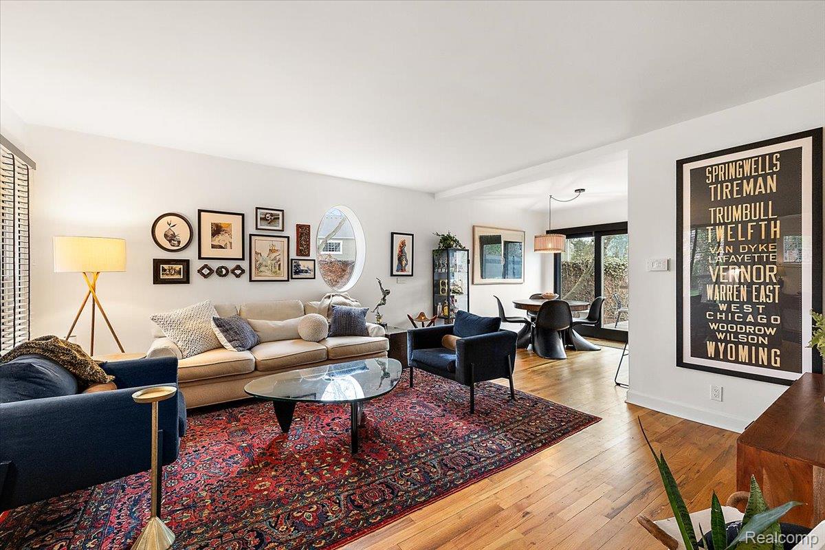 1077 N Old Woodward Avenue