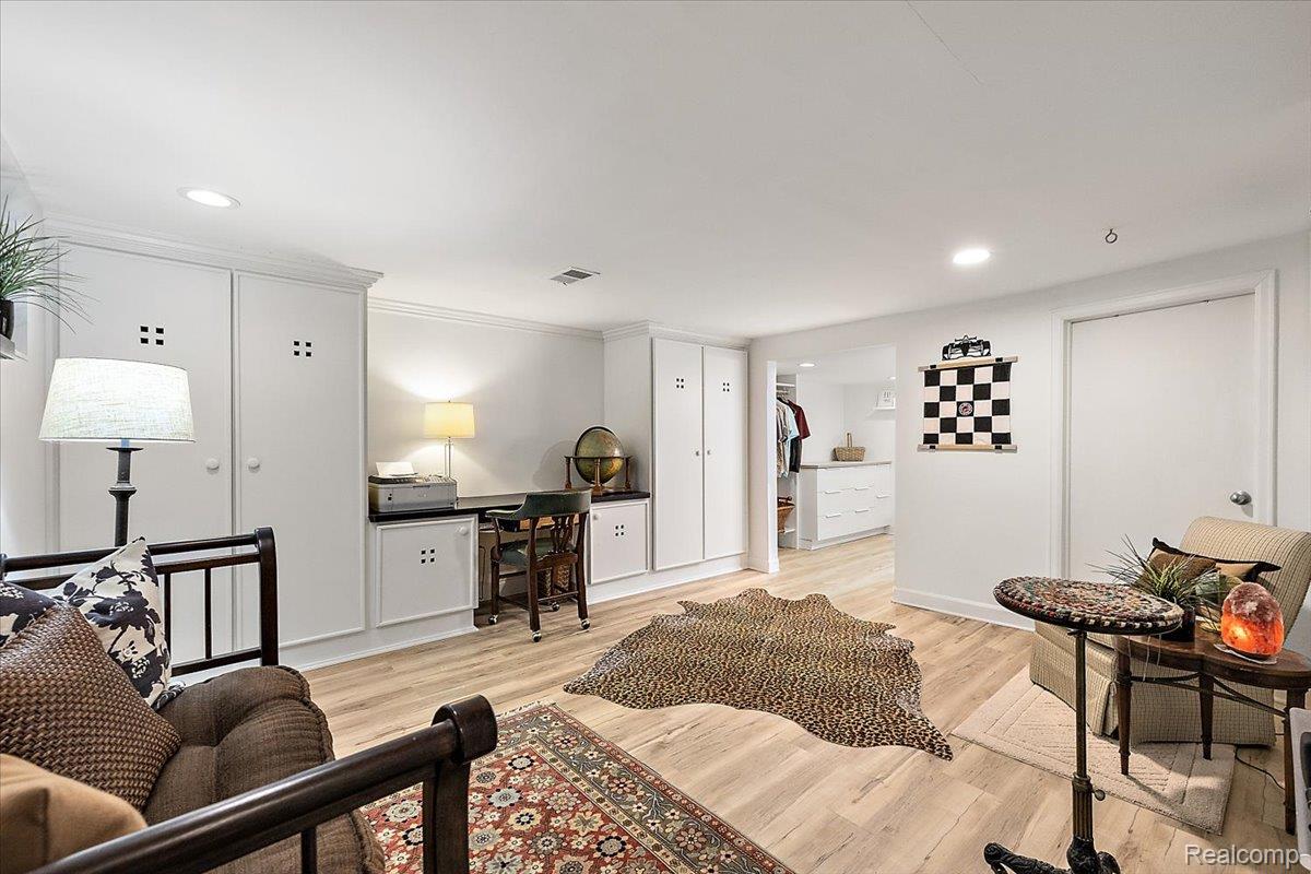 1077 N Old Woodward Avenue