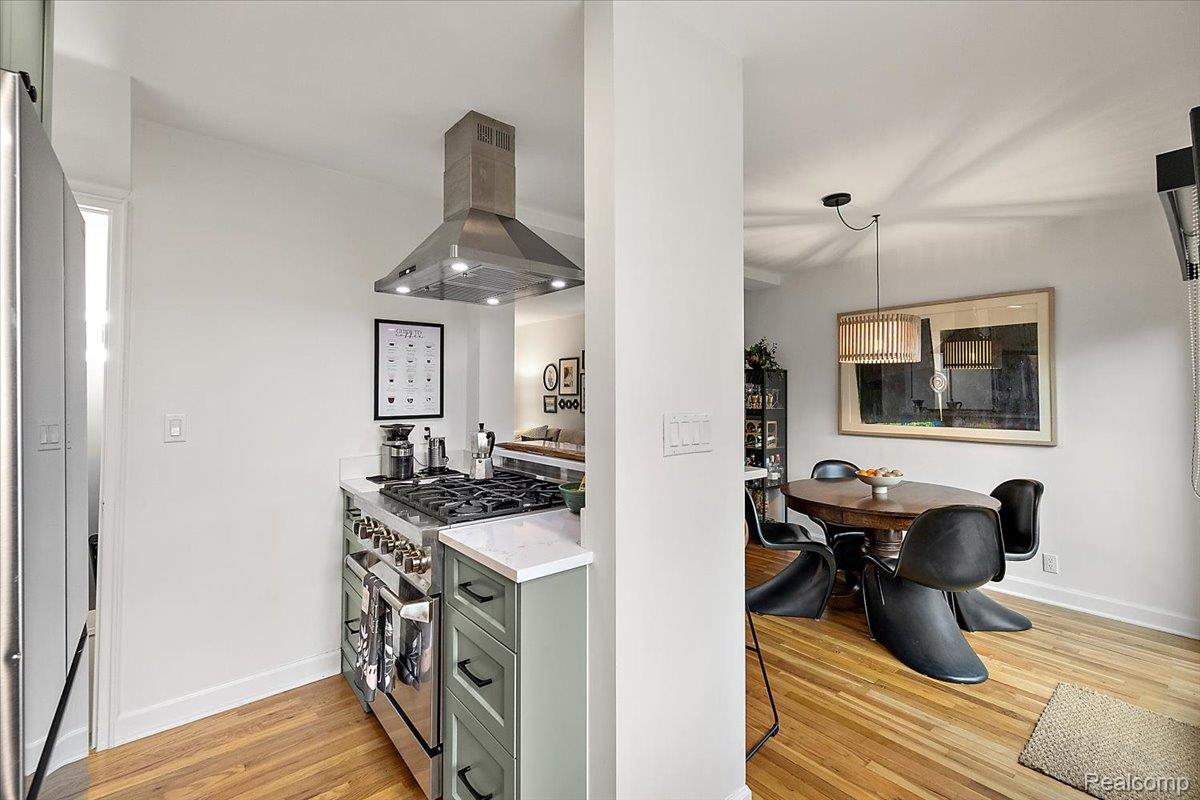 1077 N Old Woodward Avenue