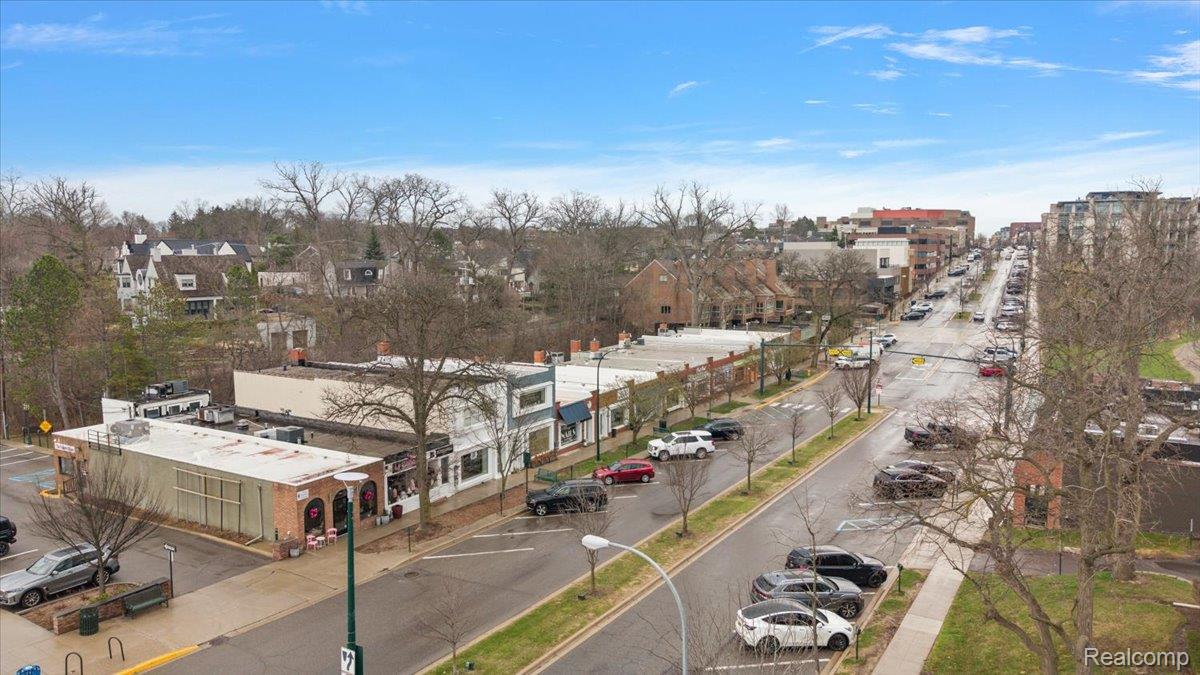 1077 N Old Woodward Avenue