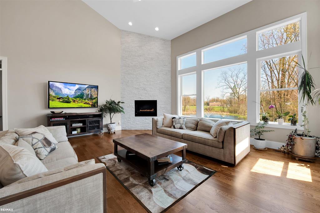 32815 Crimson Crossing