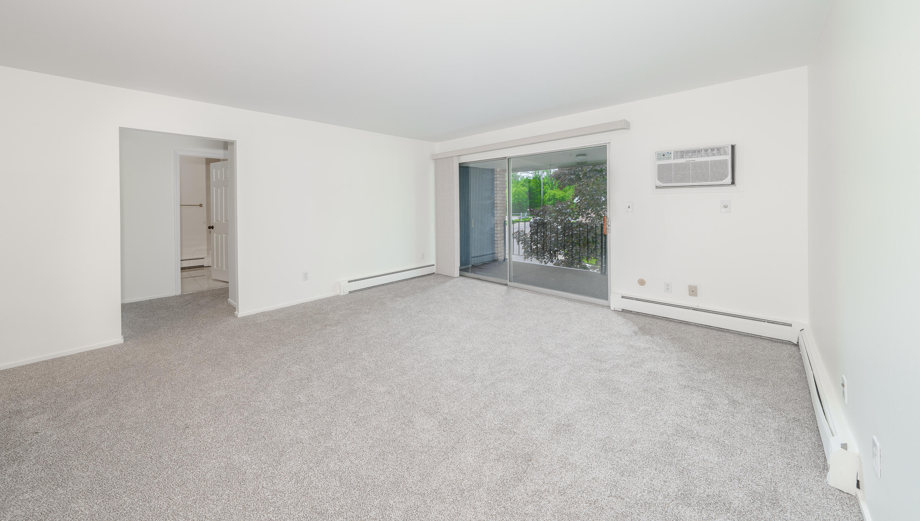 32010 Grand River Avenue 16