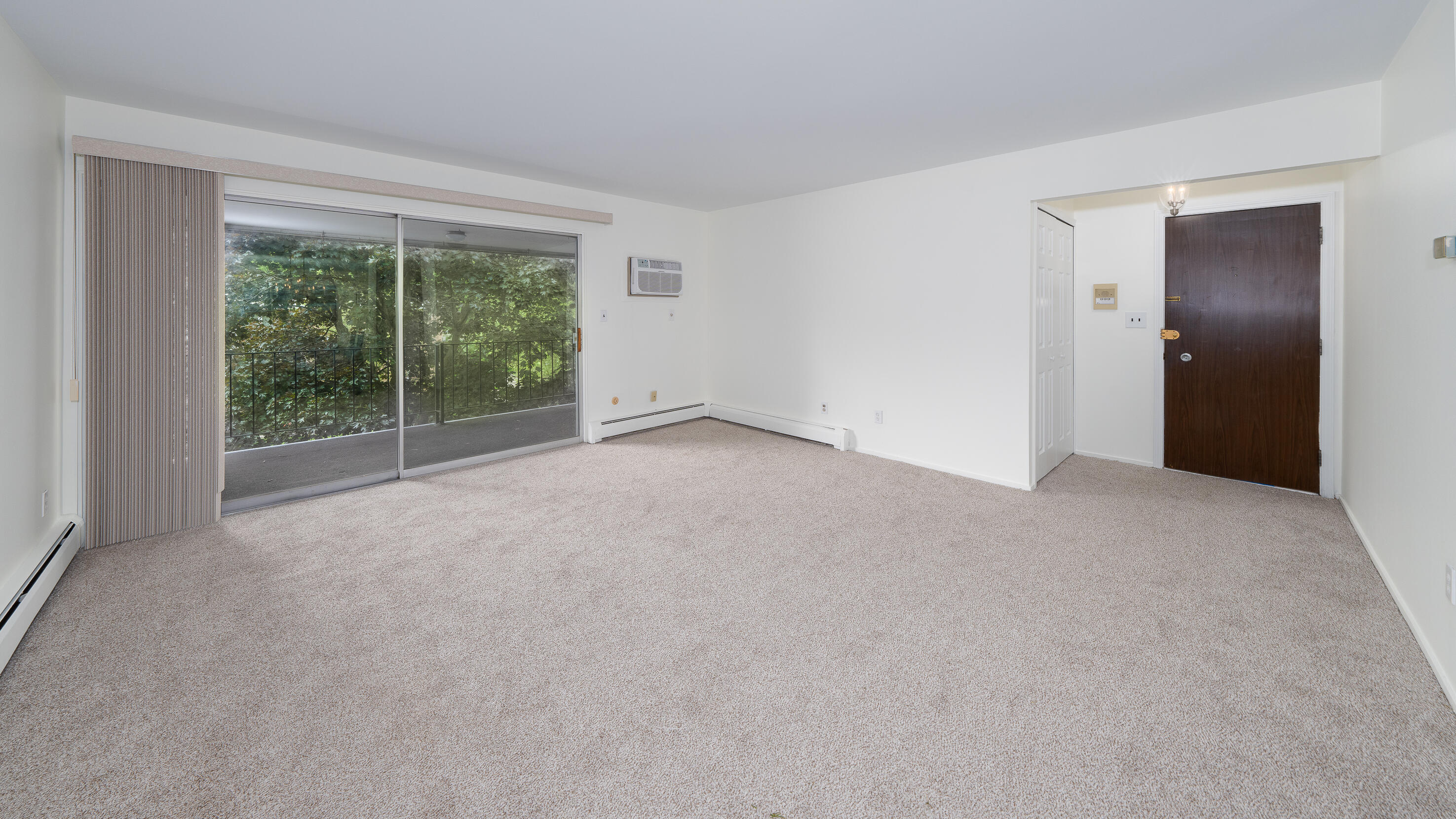 32010 Grand River Avenue 16