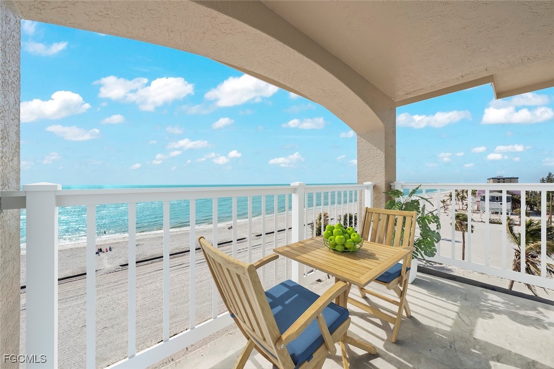 5480 Estero BLVD 401