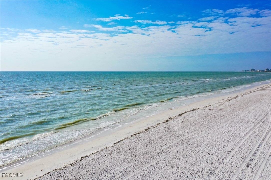 5480 Estero BLVD 401