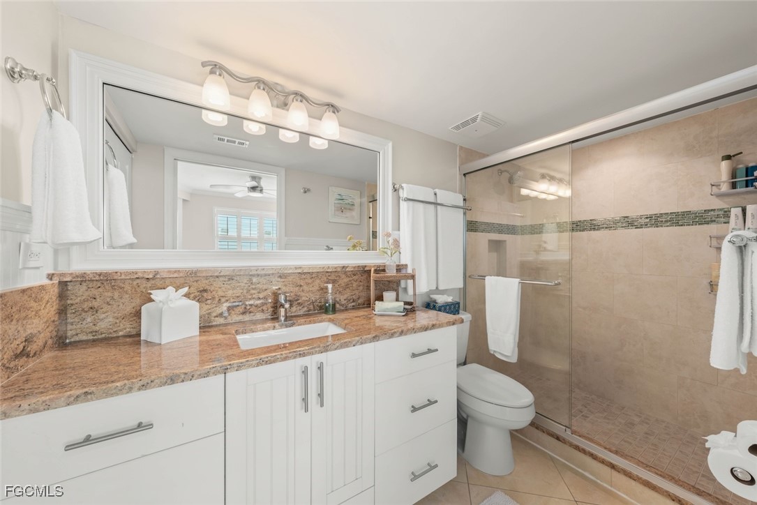 250 Estero BLVD 402