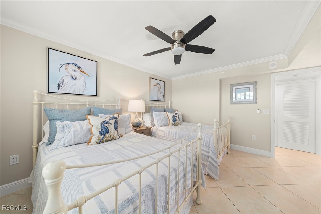 250 Estero BLVD 402