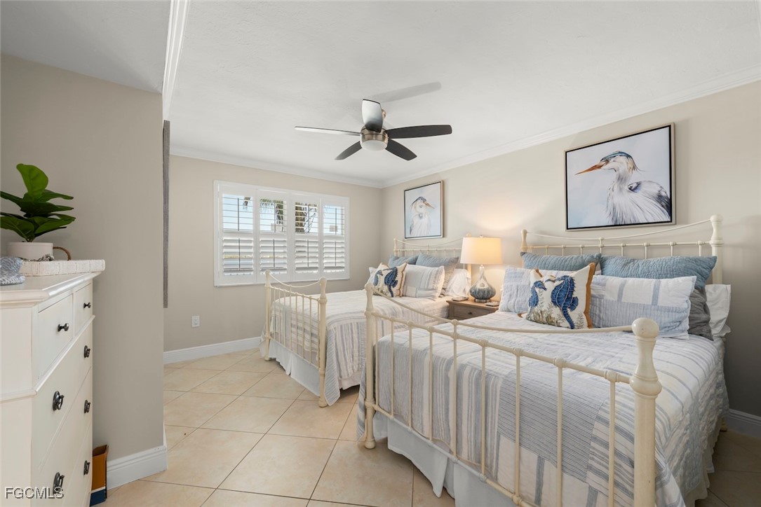 250 Estero BLVD 402