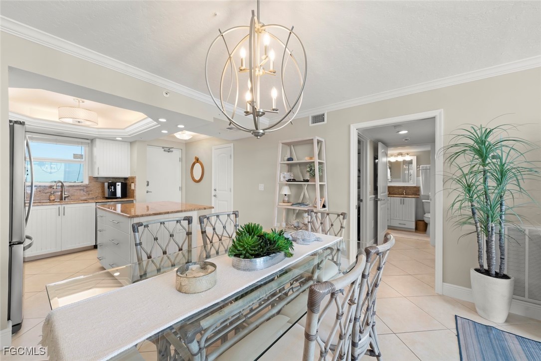 250 Estero BLVD 402