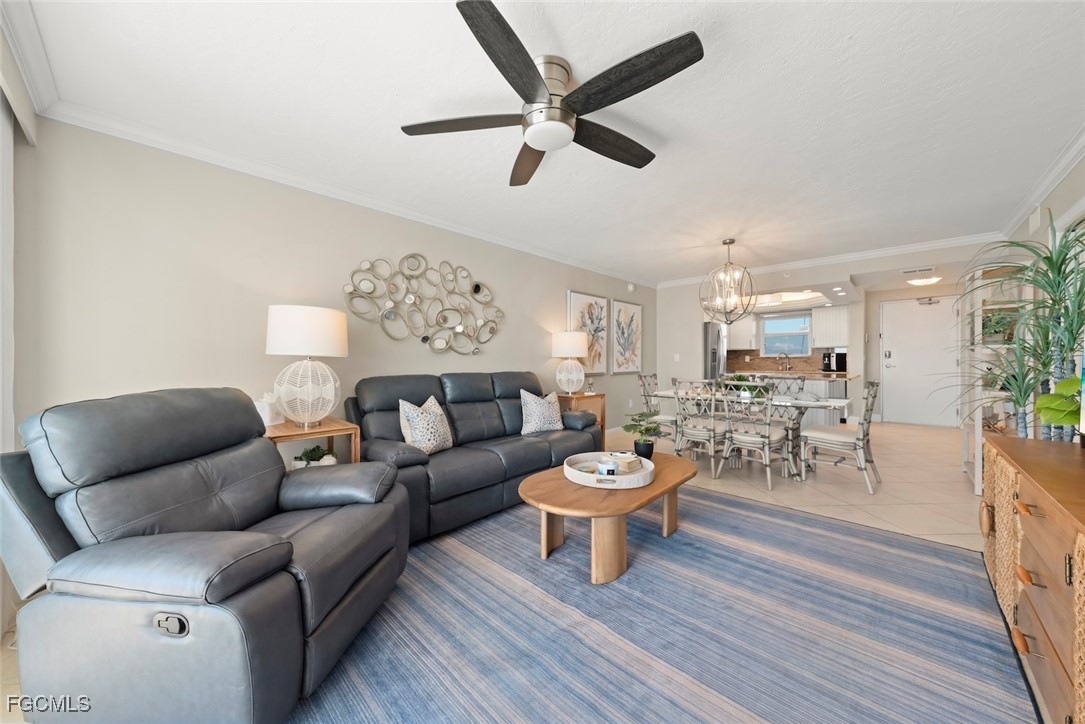 250 Estero BLVD 402