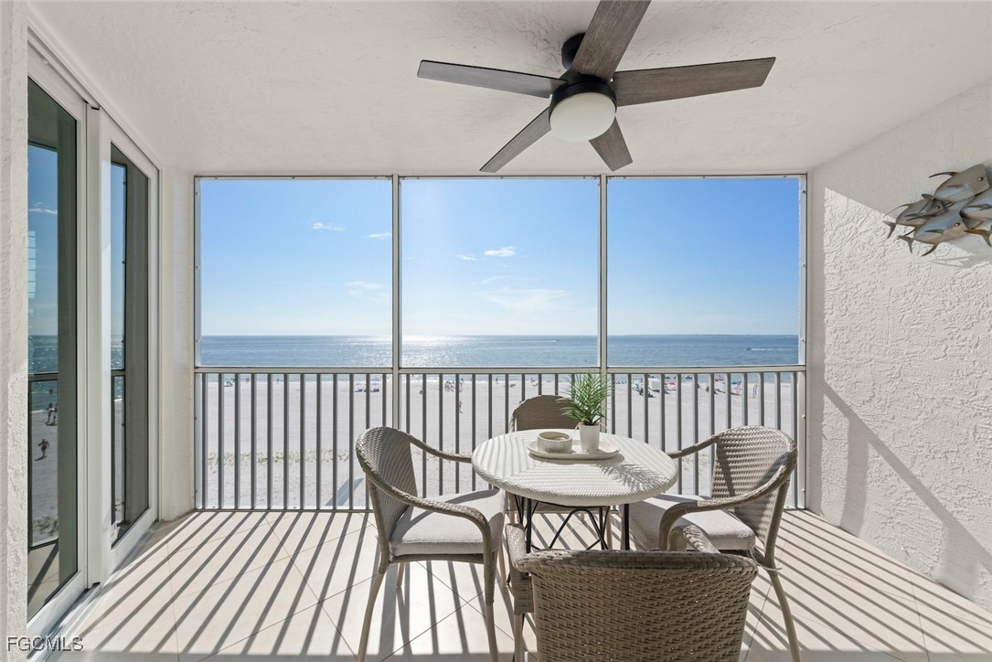 250 Estero BLVD 402