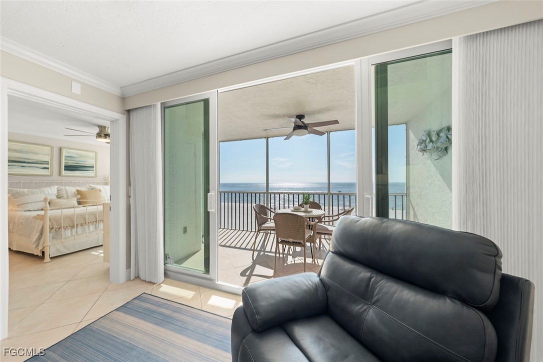 250 Estero BLVD 402