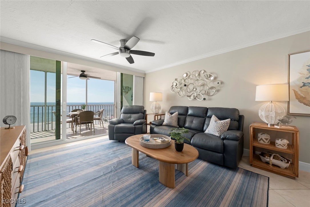 250 Estero BLVD 402