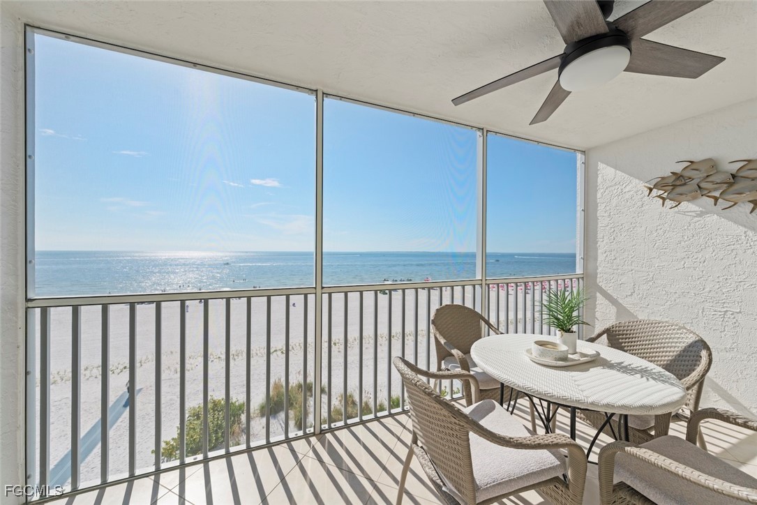 250 Estero BLVD 402