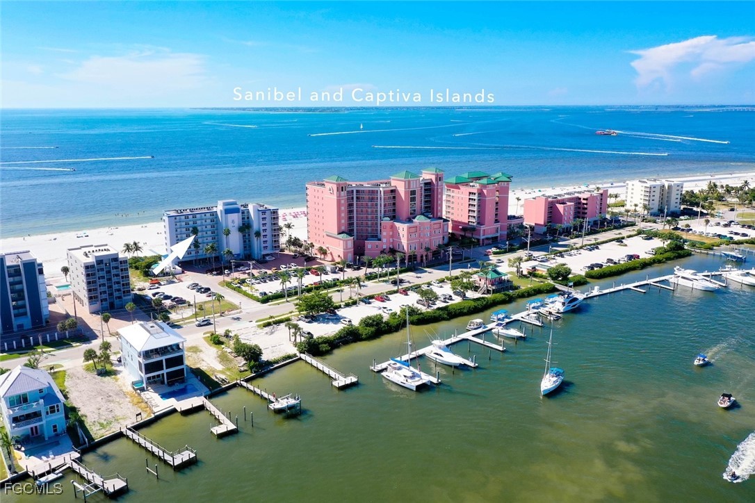 250 Estero BLVD 402