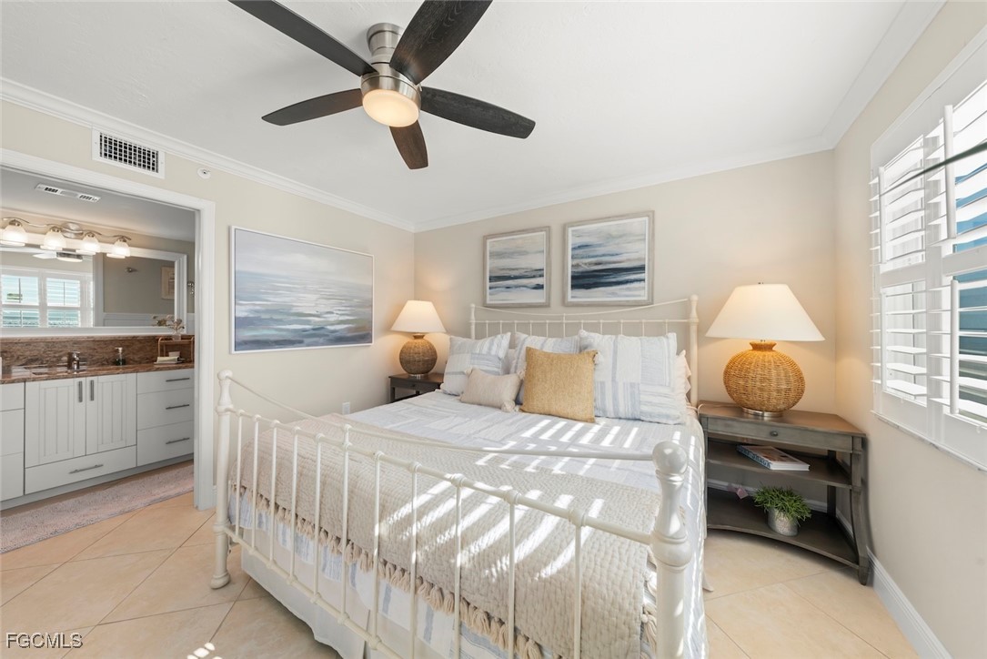 250 Estero BLVD 402