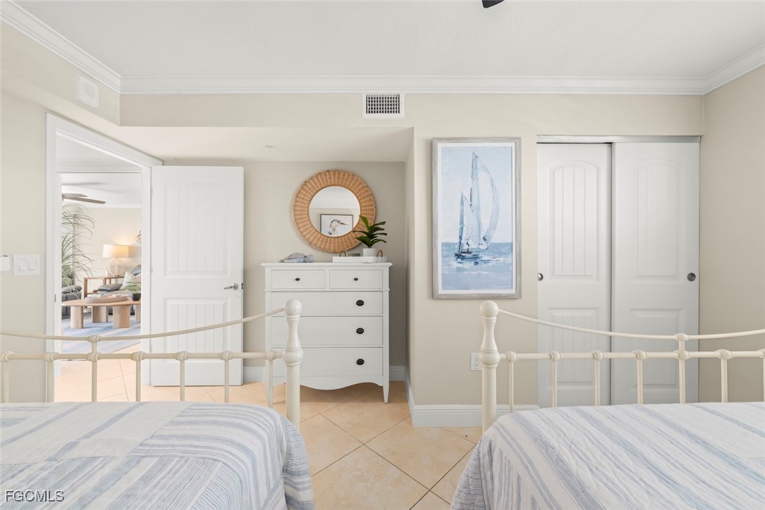 250 Estero BLVD 402