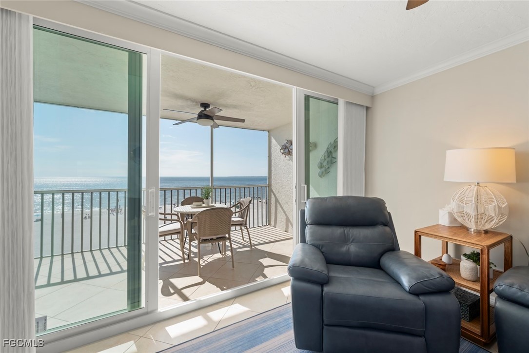 250 Estero BLVD 402
