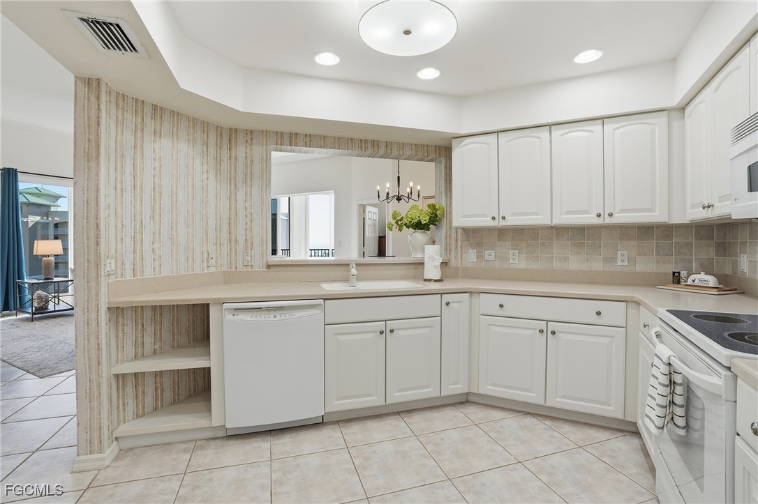 4183 Bay Beach LN 3P1