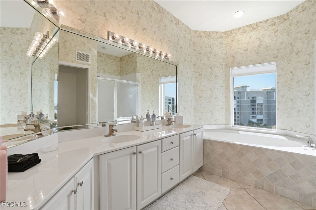 4183 Bay Beach LN 3P1