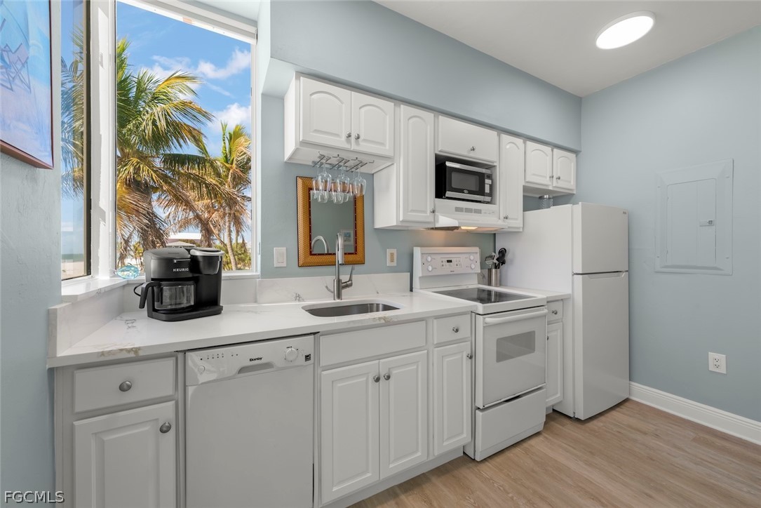 5480 Estero BLVD 103