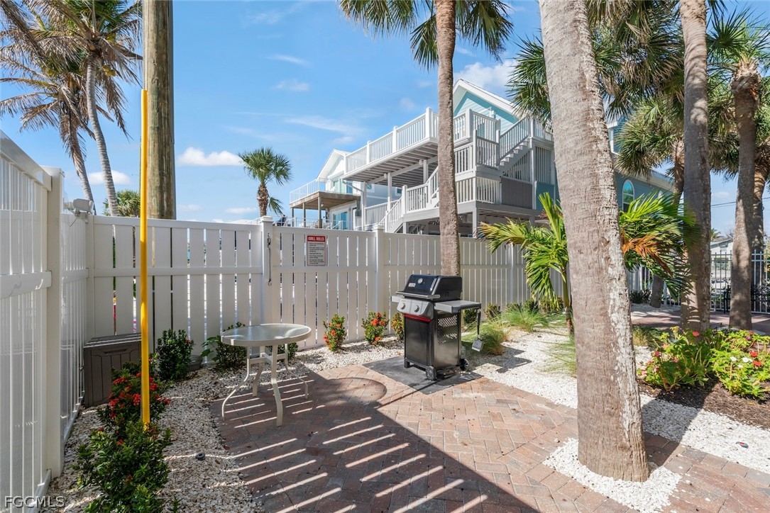 5480 Estero BLVD 103