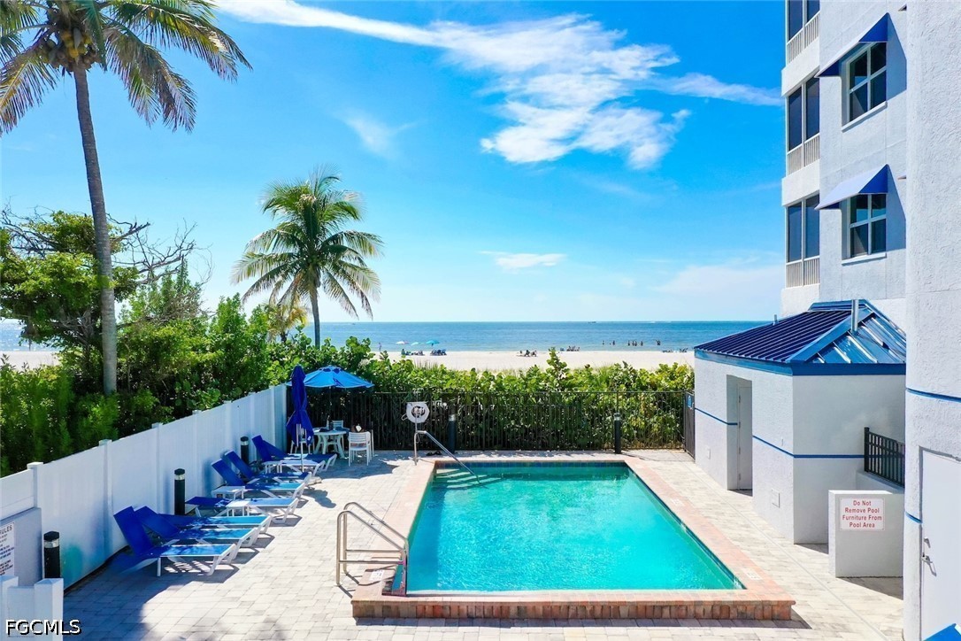 250 Estero BLVD 602