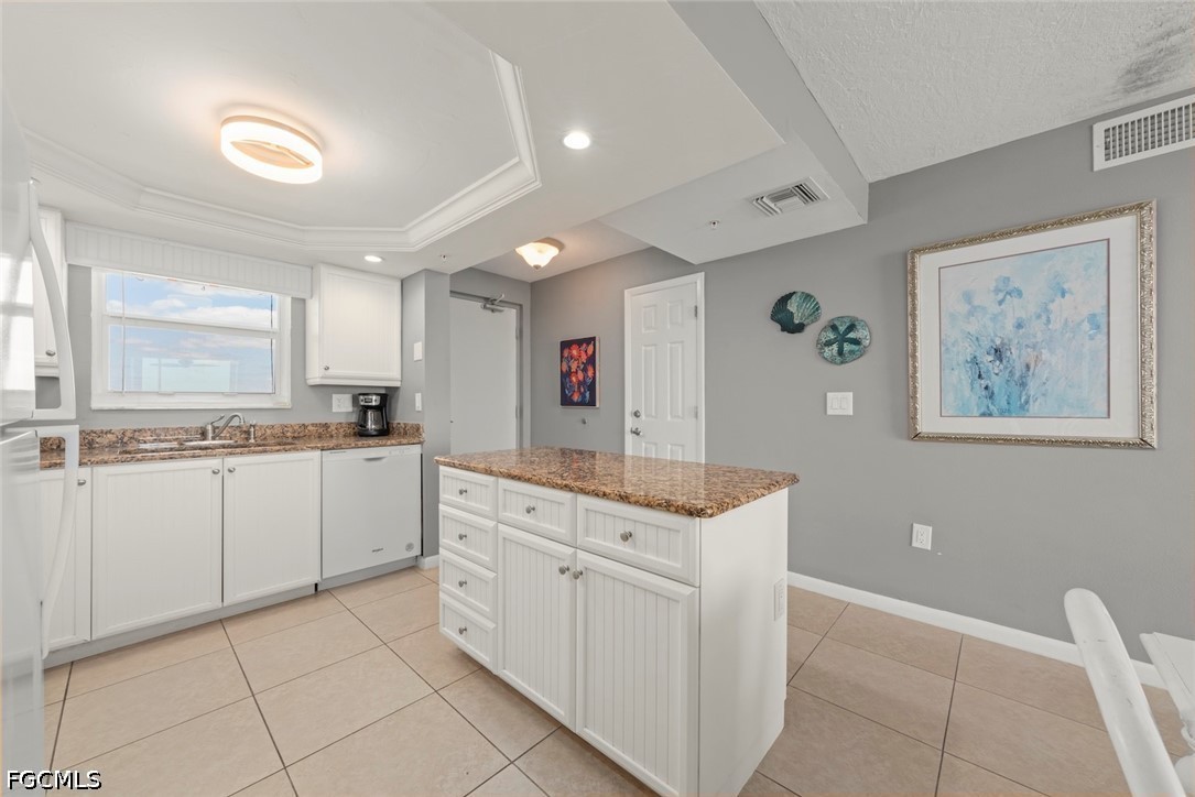 250 Estero BLVD 602