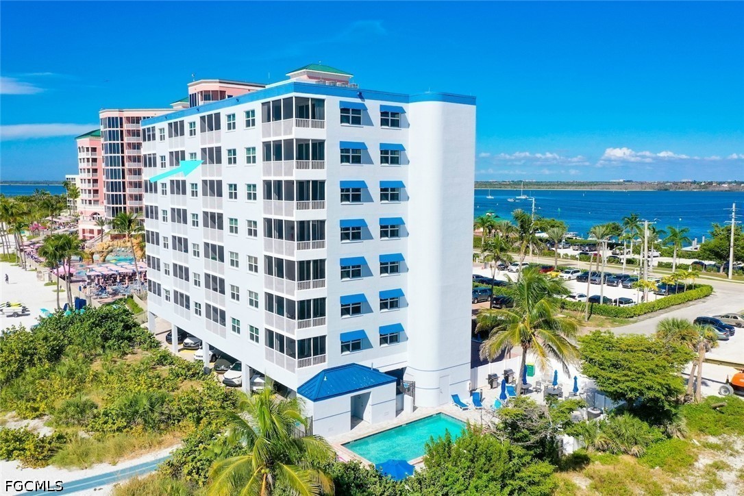 250 Estero BLVD 602