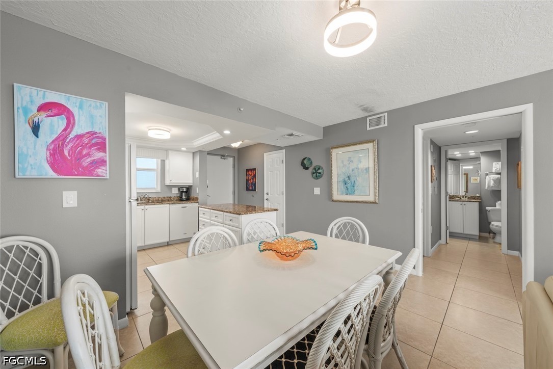 250 Estero BLVD 602
