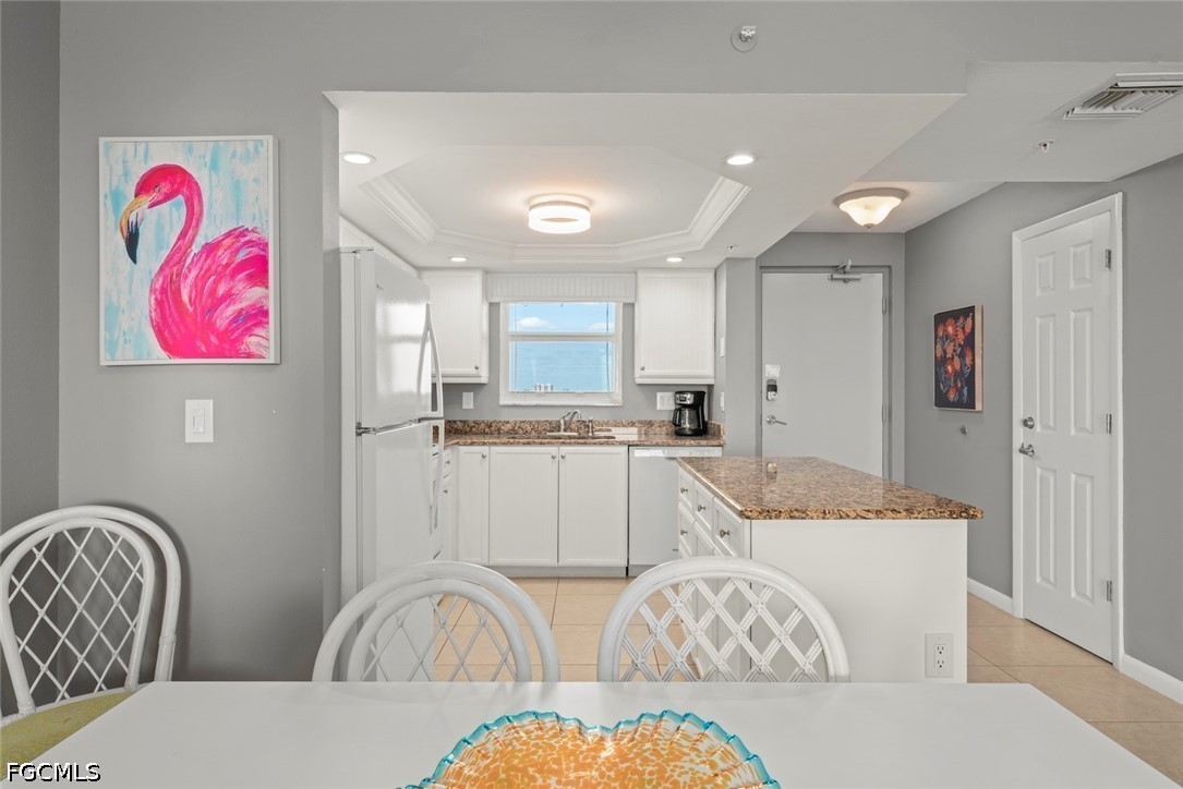 250 Estero BLVD 602
