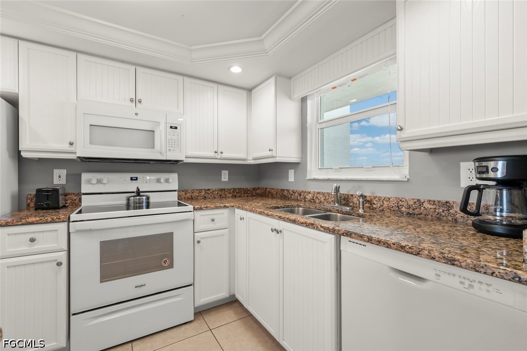 250 Estero BLVD 602