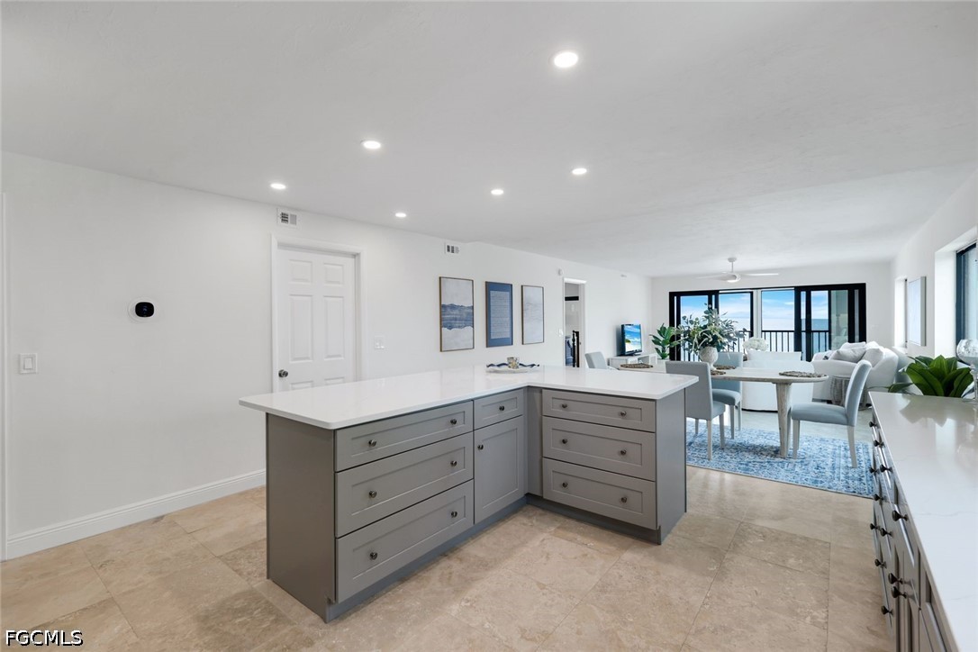 538 Estero BLVD 304