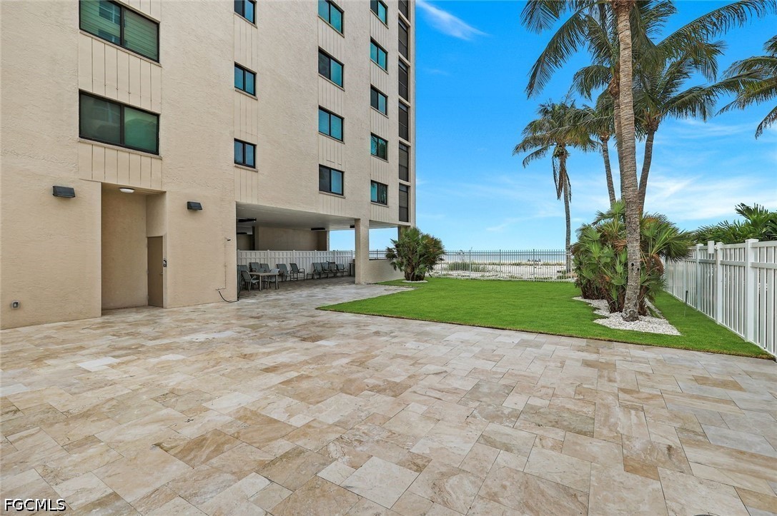 538 Estero BLVD 304