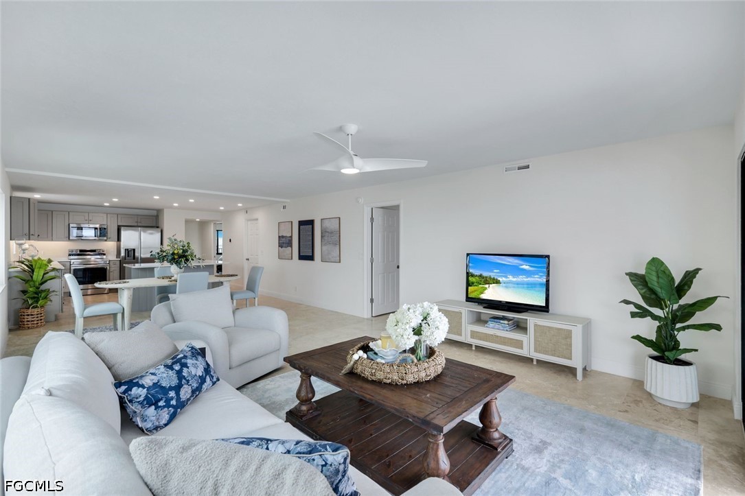 538 Estero BLVD 304