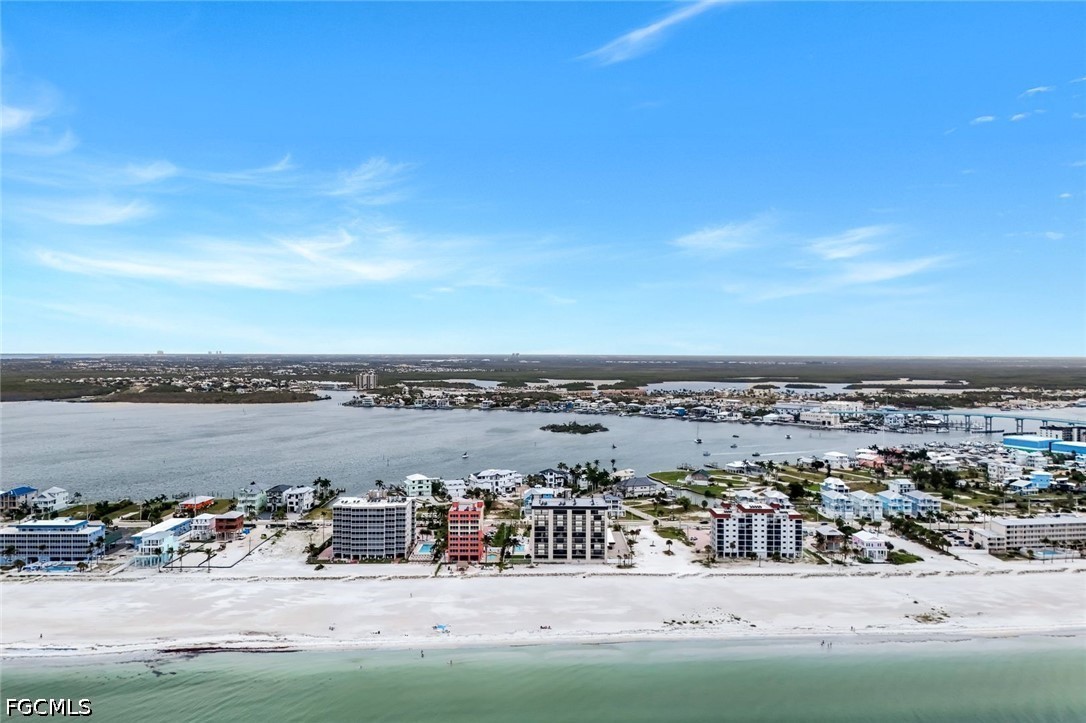 538 Estero BLVD 304