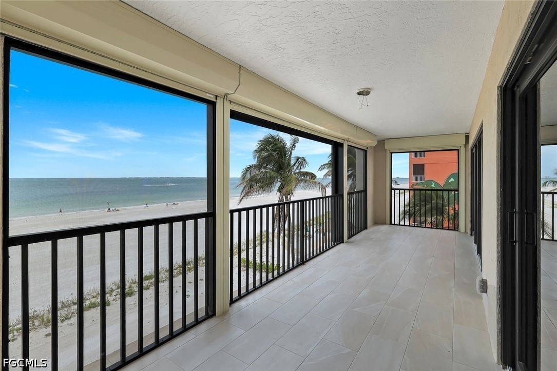 538 Estero BLVD 304