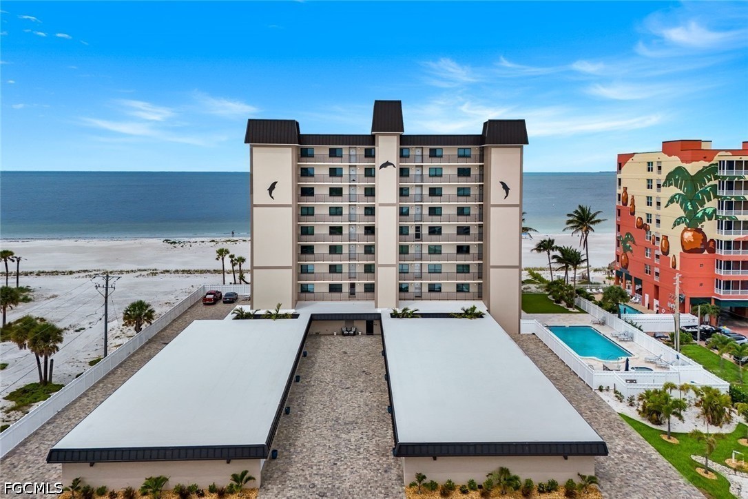538 Estero BLVD 304