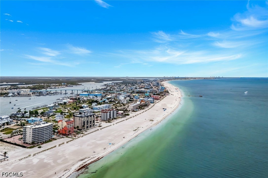 538 Estero BLVD 304