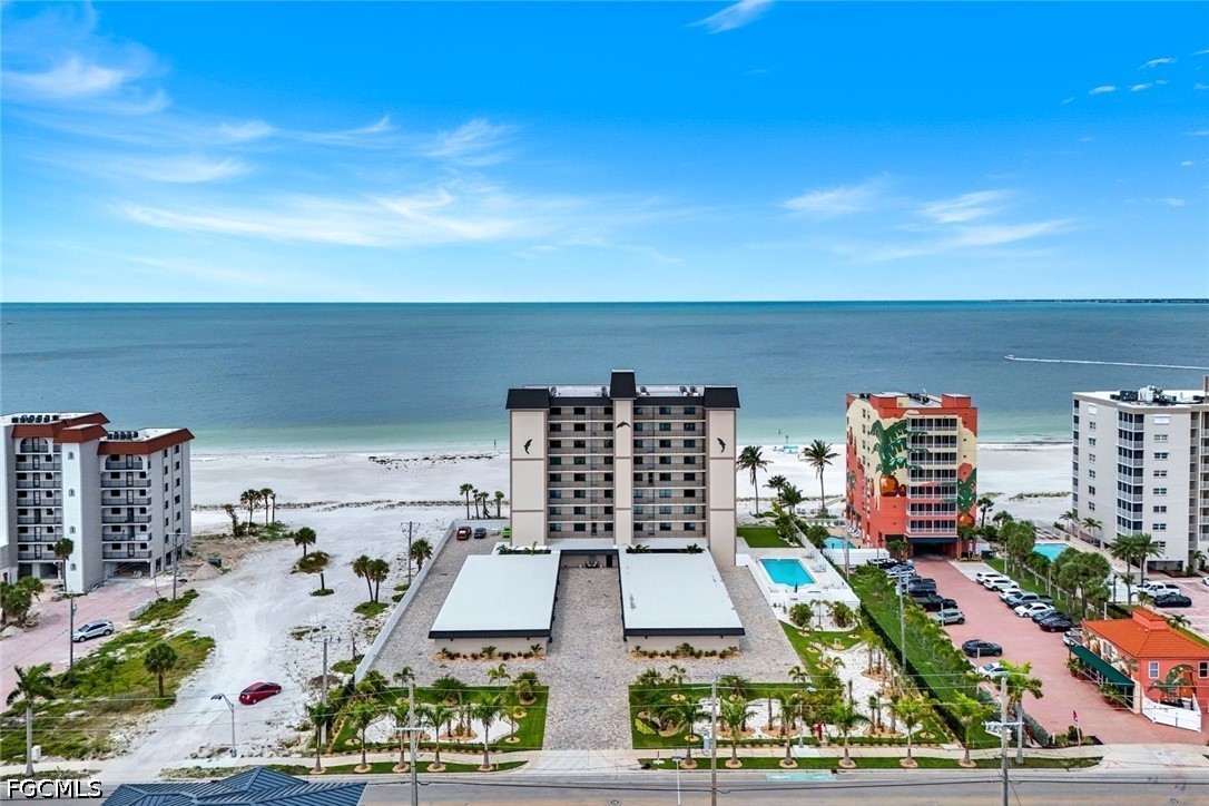 538 Estero BLVD 304