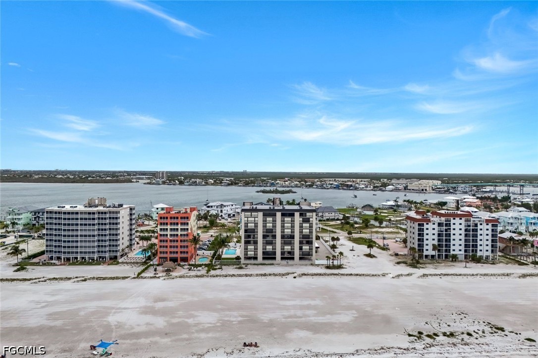 538 Estero BLVD 304
