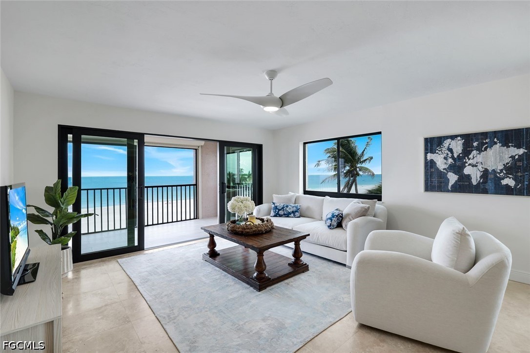 538 Estero BLVD 304