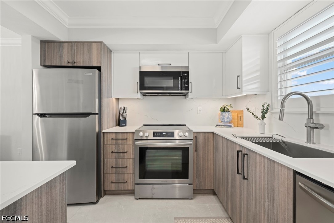 250 Estero BLVD 302