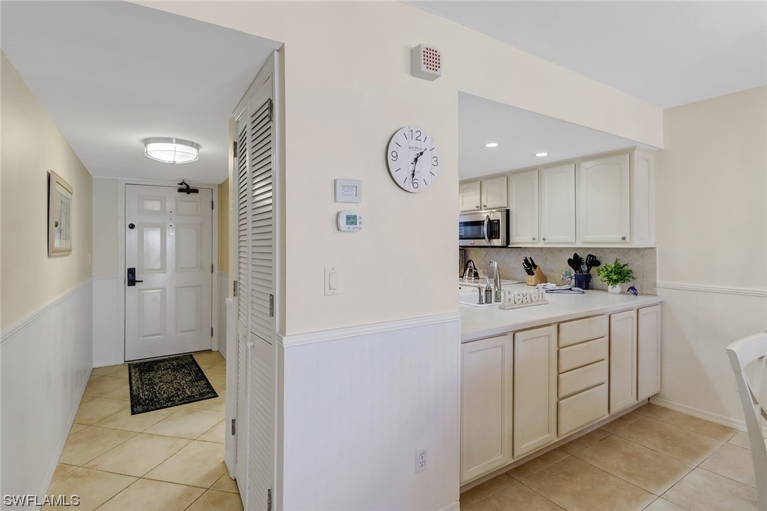 7700 Estero BLVD 304