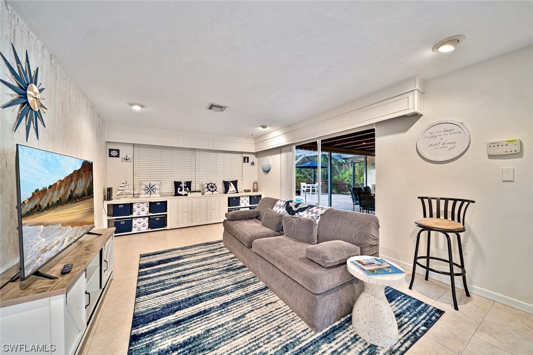 5104 Fairfield DR